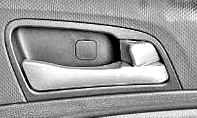 внутренняя ручка замка передней пассажирской двери HyundaiSolaris