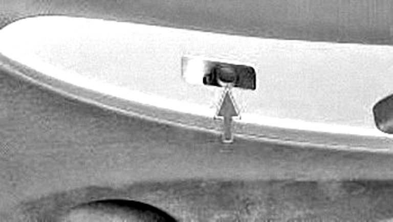 клавиша управления стеклоподъемником с электроприводом передней пассажирской двери HyundaiSolaris